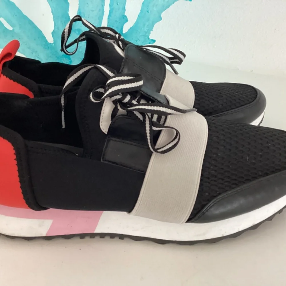 REDUCED Steve Madden Black, Red, and White Mesh Sneakers Walking Shoes 7.5M